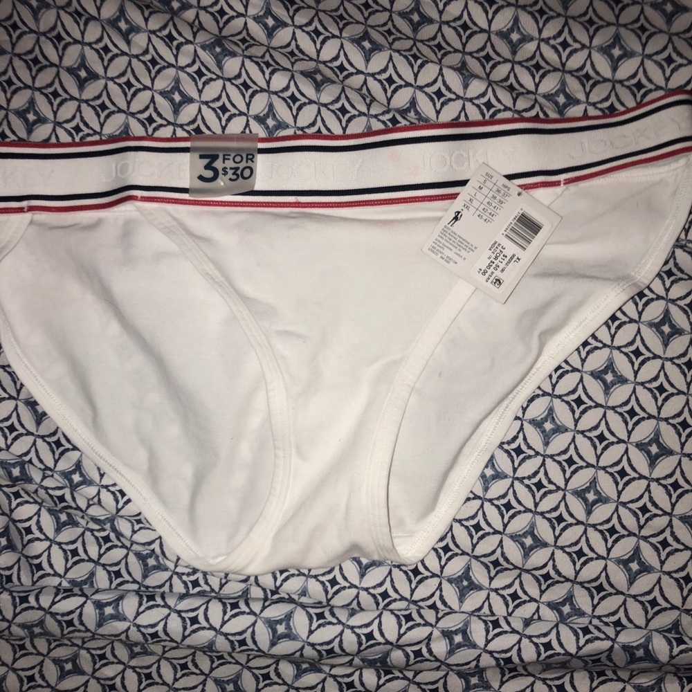 Intimate Clothing - Picture 7 of 8